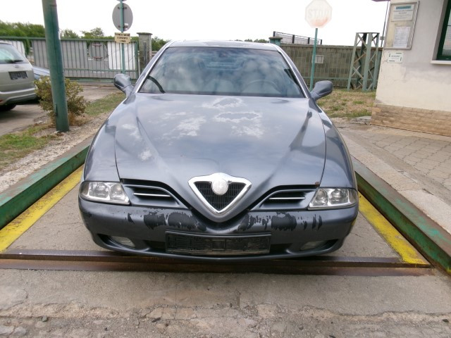 Alfa Romeo 166